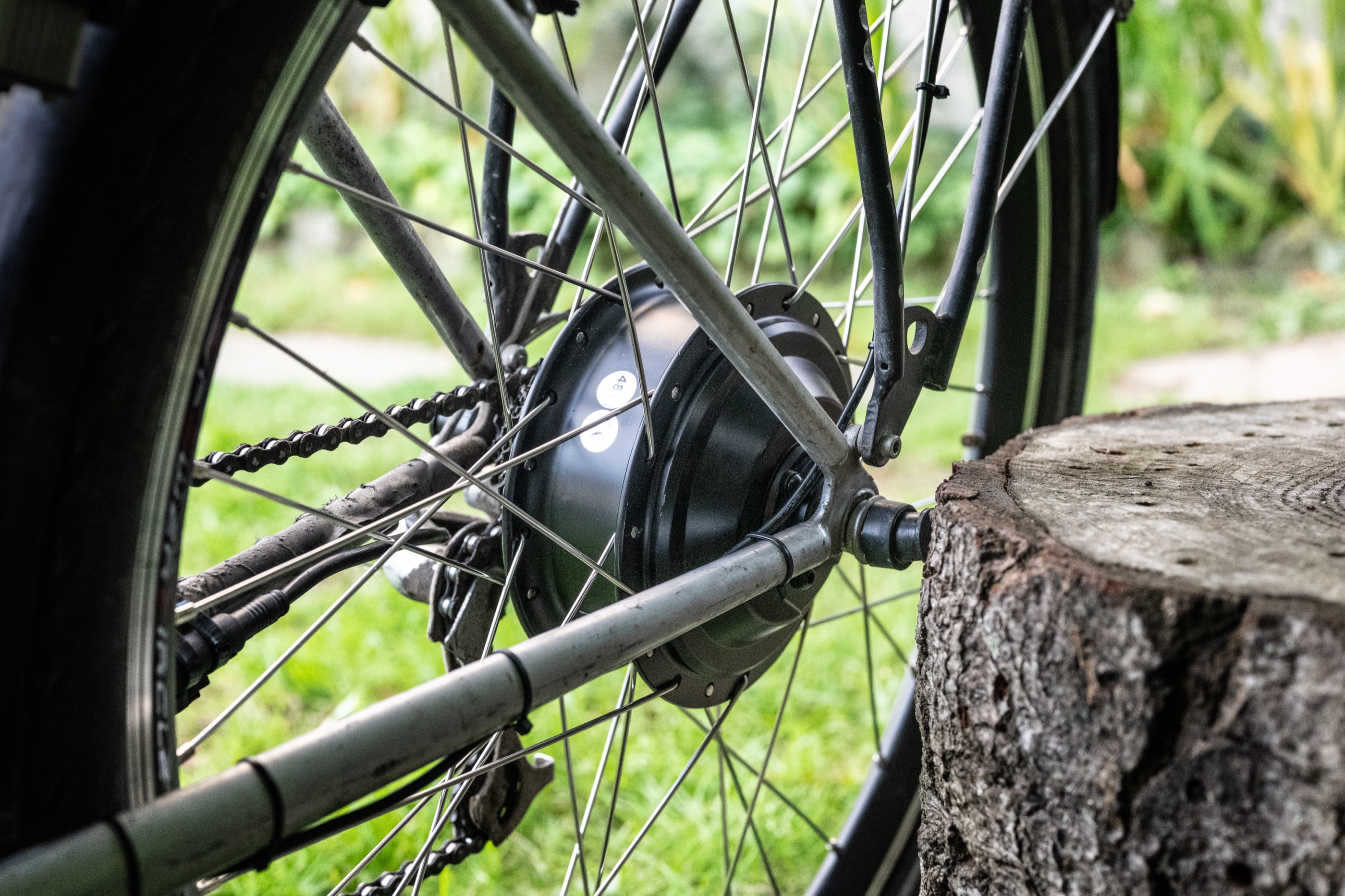 Moteur roue installé sur un vélo par Electricycles