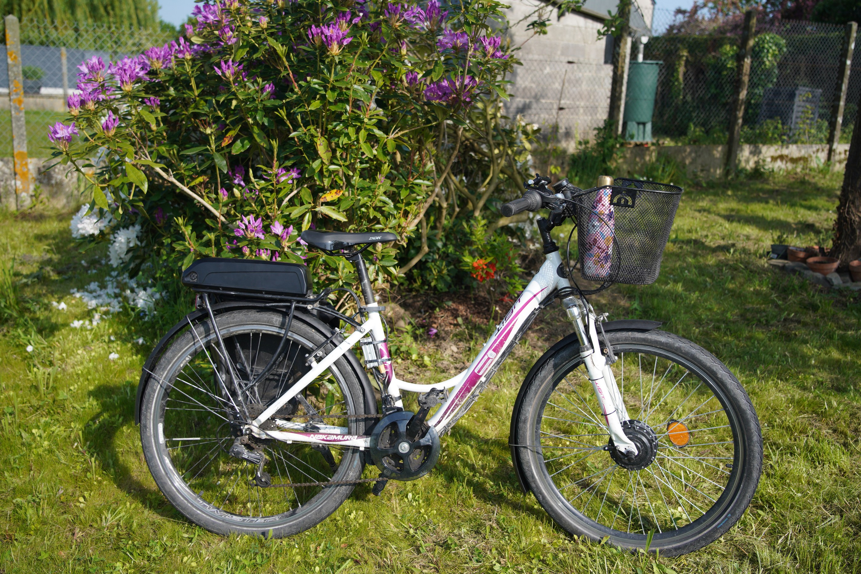 Roue avant de vélo équipée d'un moteur électrique