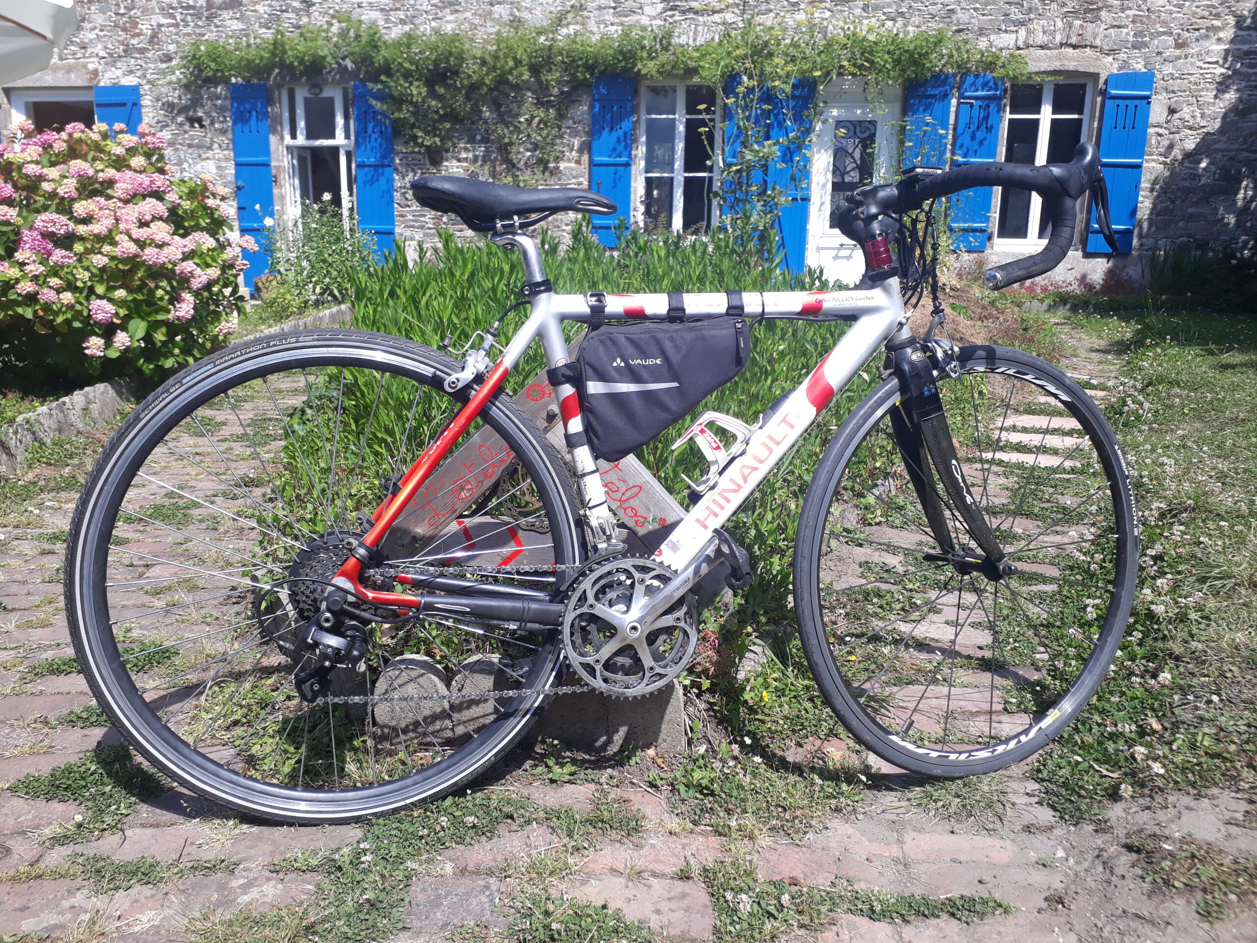 Moteur roue arrière et batterie en sacoche triangle 470Wh, poids ajouté : 5,1 kg
